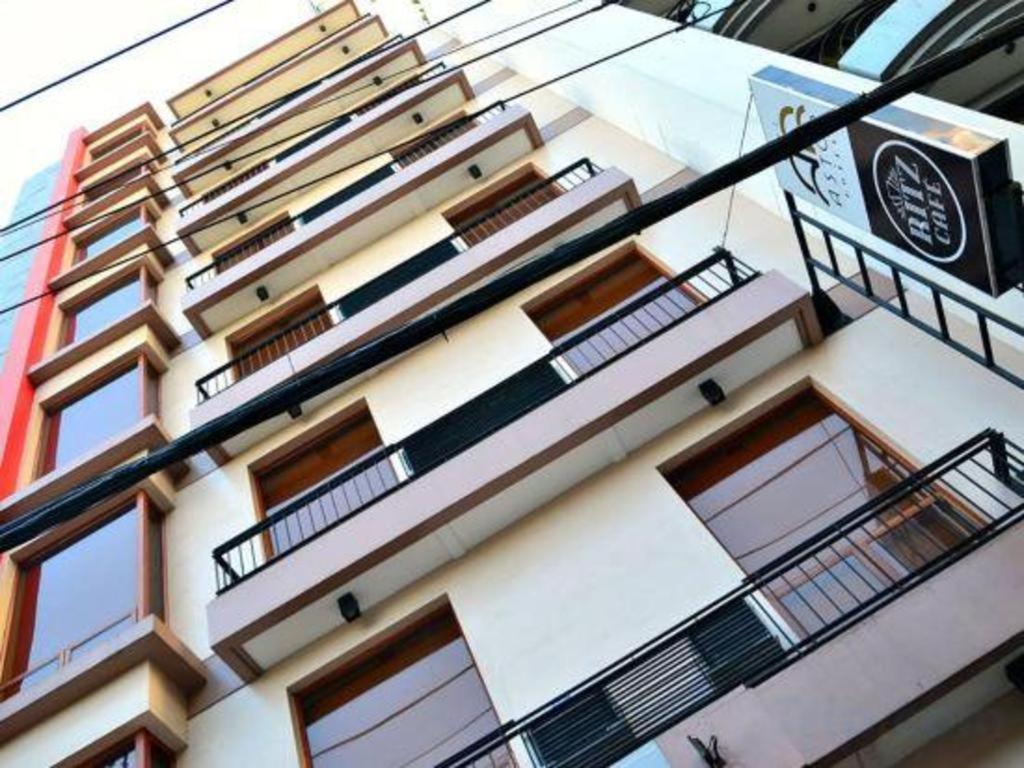 Ritz Astor Hotel Makati City Exteriör bild