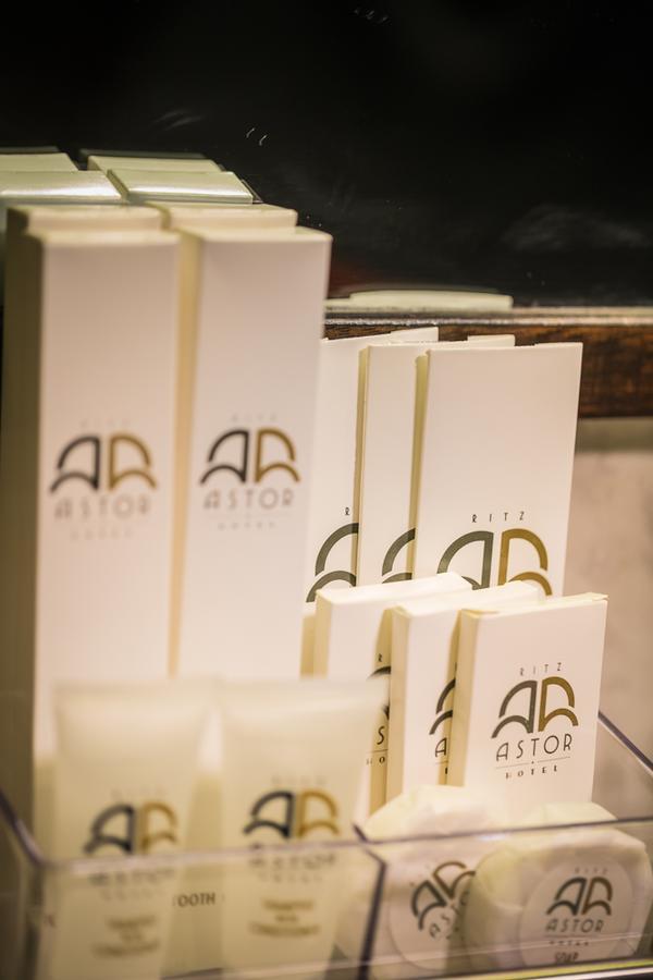 Ritz Astor Hotel Makati City Exteriör bild